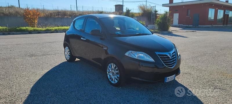 Nero Usata 2012 Lancia Ypsilon Platinum Due volumi | 3550 € (Ottimo prezzo) - Immagine 1/4