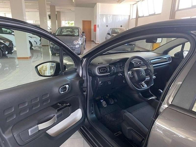 Usata Citroën C3 Shine 83 CV (61 kW) 2021 Bi color nero Utilitaria