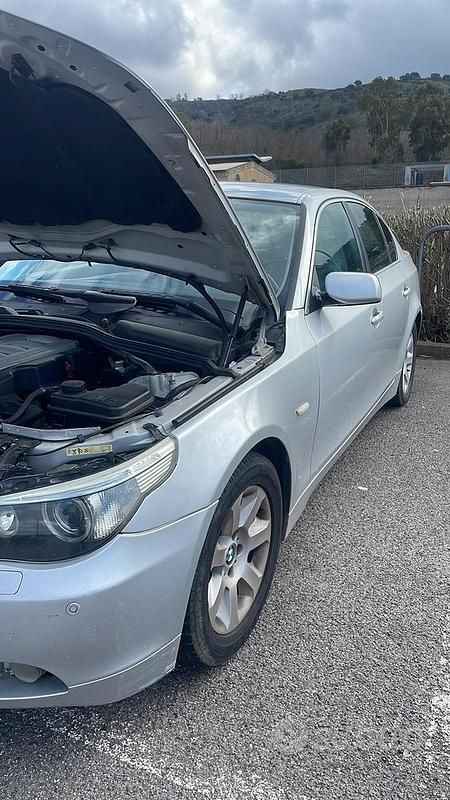 Grigio Usata 2004 BMW 530 Tre volumi | 5000 € (Buon prezzo) - Immagine 1/4