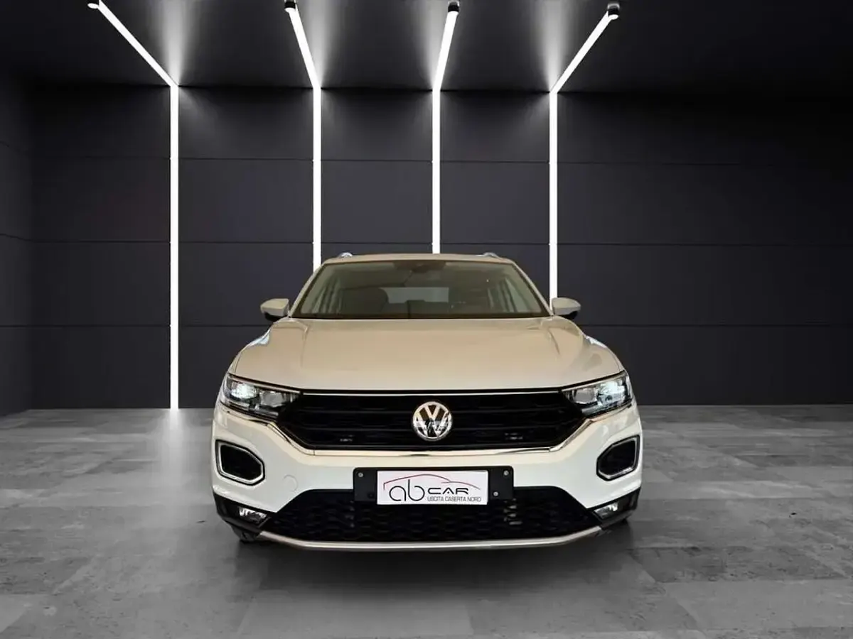 Usata VW T-Roc Style 116 CV (85 kW) 2018 Pure white con tetto a contras SUV