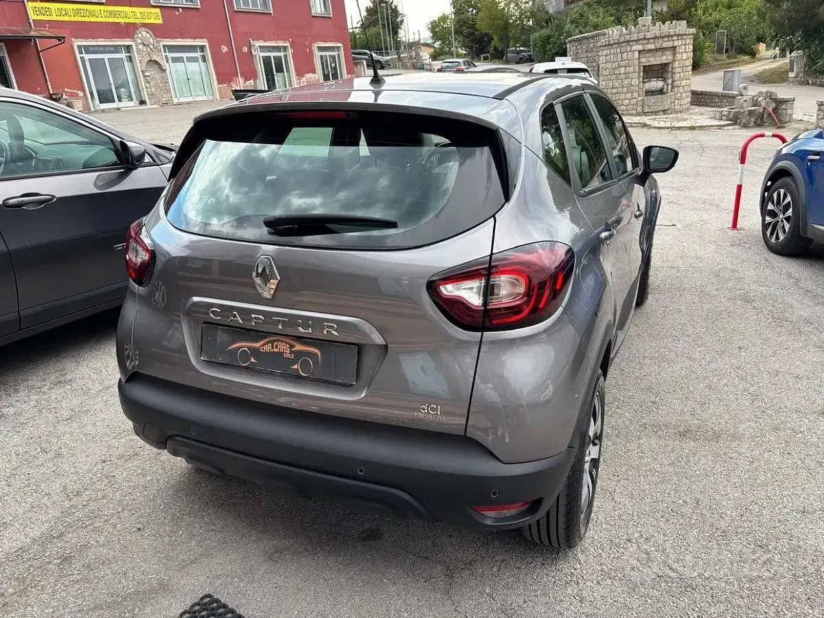 Usata Renault Captur Life 90 CV (66 kW) 2018 Grigio SUV