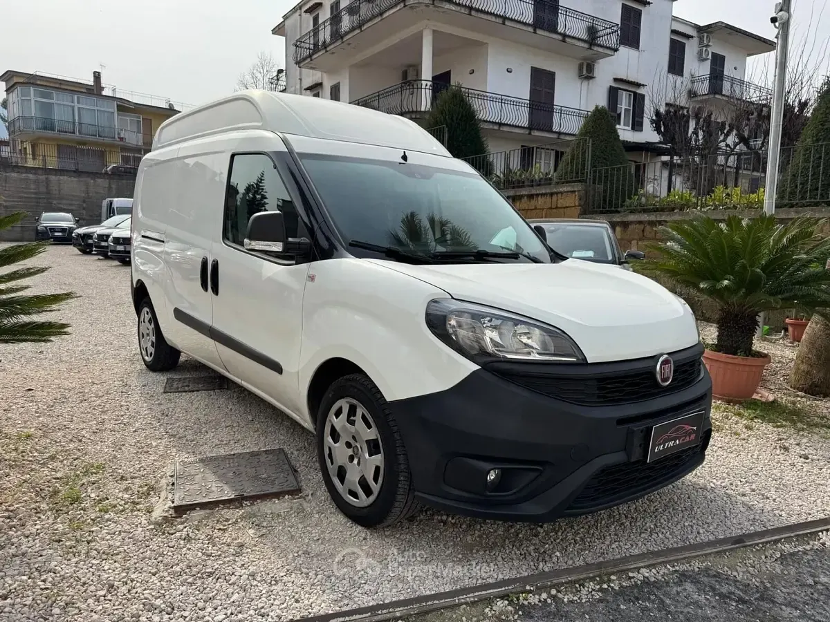 Usata Fiat Doblò 95 CV (69 kW) 2020 Bianco Monovolume