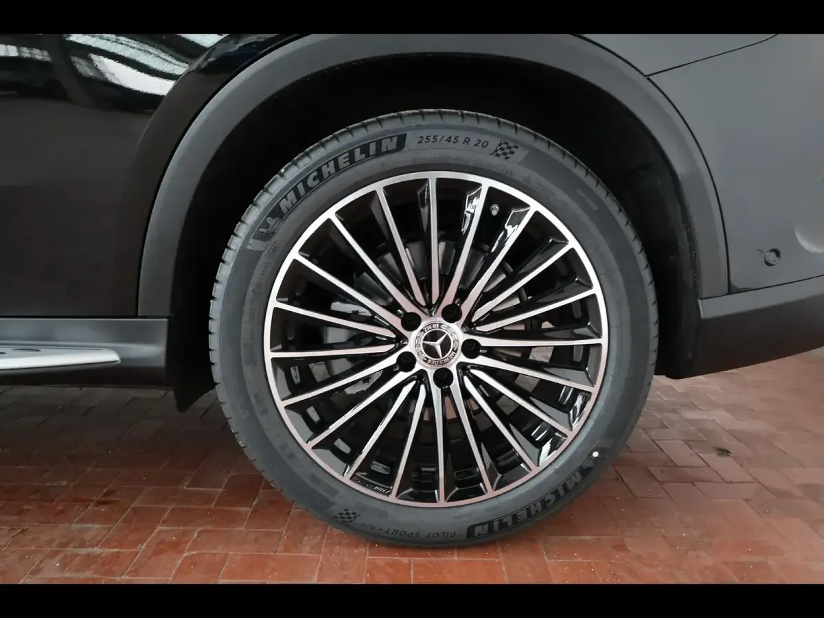 Usata Mercedes GLC220 AMG Line Premium 197 CV (144 kW) 2025 Nero SUV