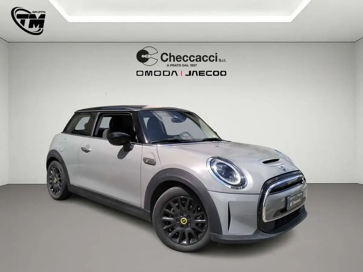 Usata Mini Cooper SE Classic 75 kW (102 CV) 2022 Grigio Utilitaria
