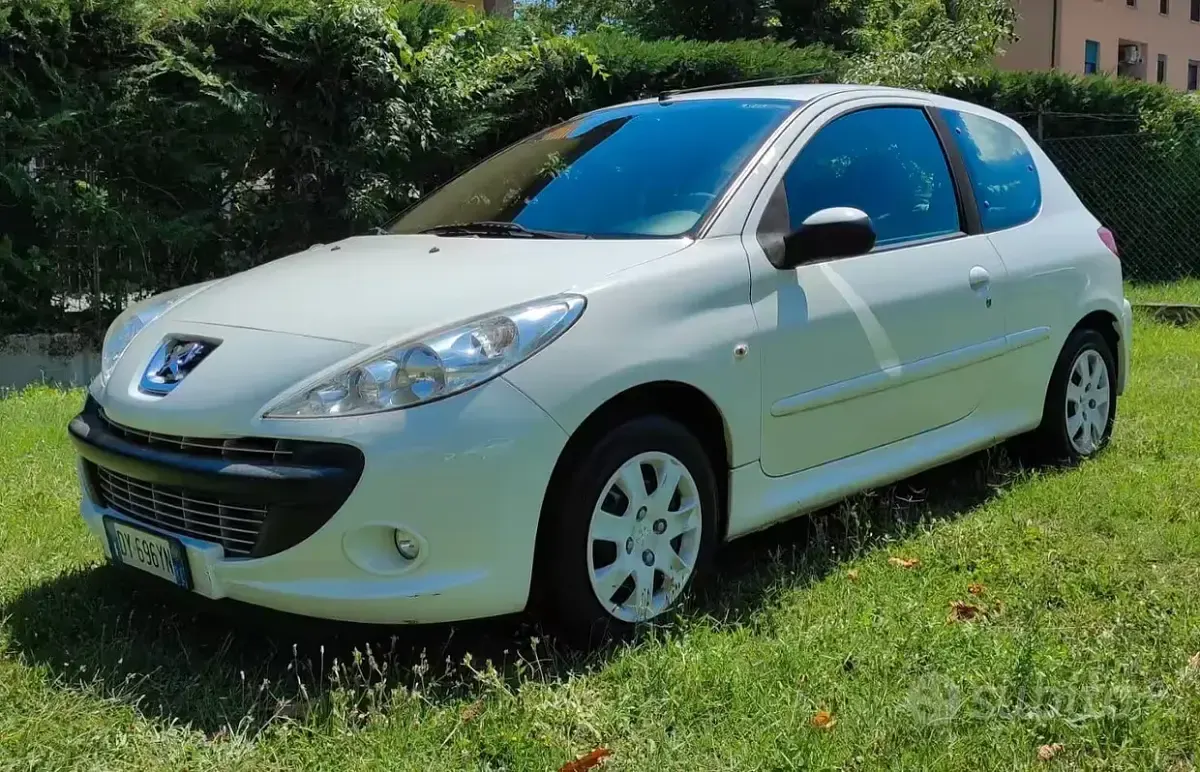 Usata Peugeot 206 57 CV (41 kW) 2010 Bianco Berlina
