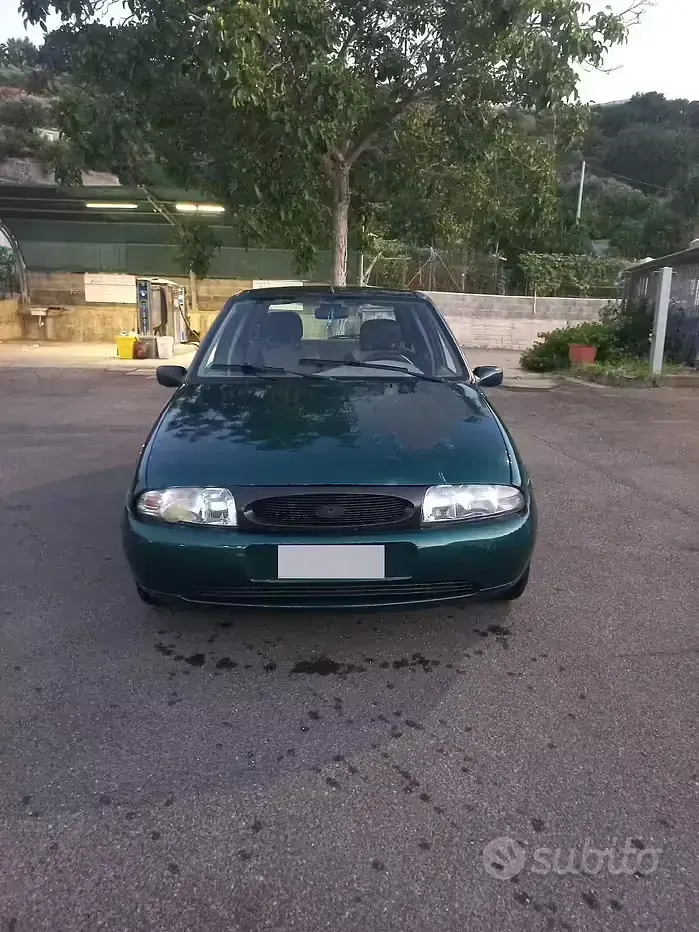 Usata Ford Fiesta 75 CV (55 kW) 1998 Verde Utilitaria