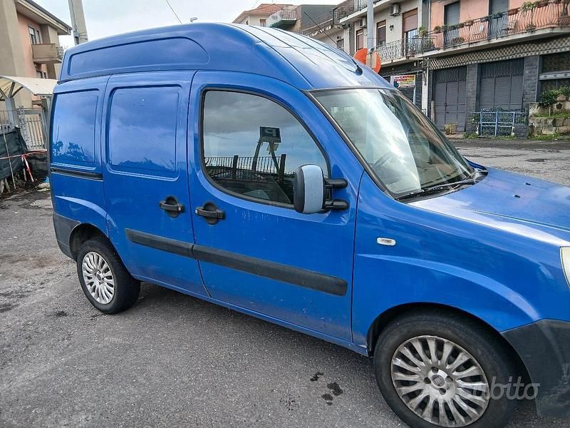 Usata Fiat Doblò 2007 Blu Monovolume