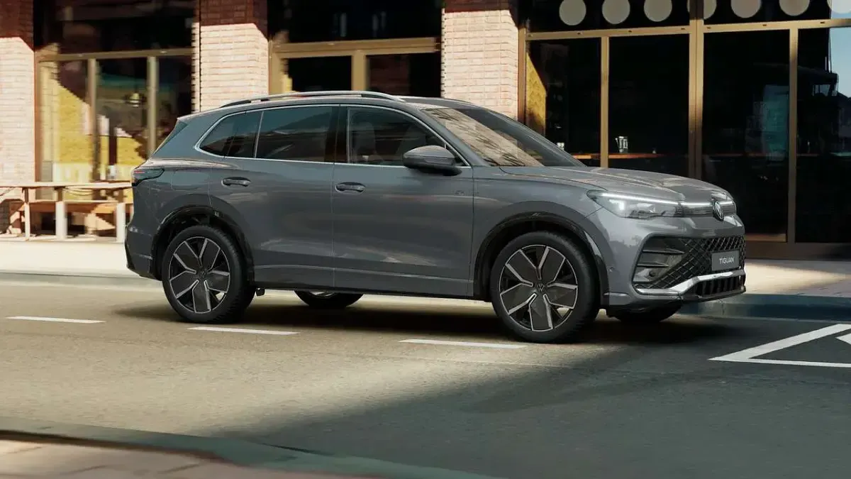 Nuova VW Tiguan R-line Plus 150 CV (110 kW) 2026 Grigio SUV