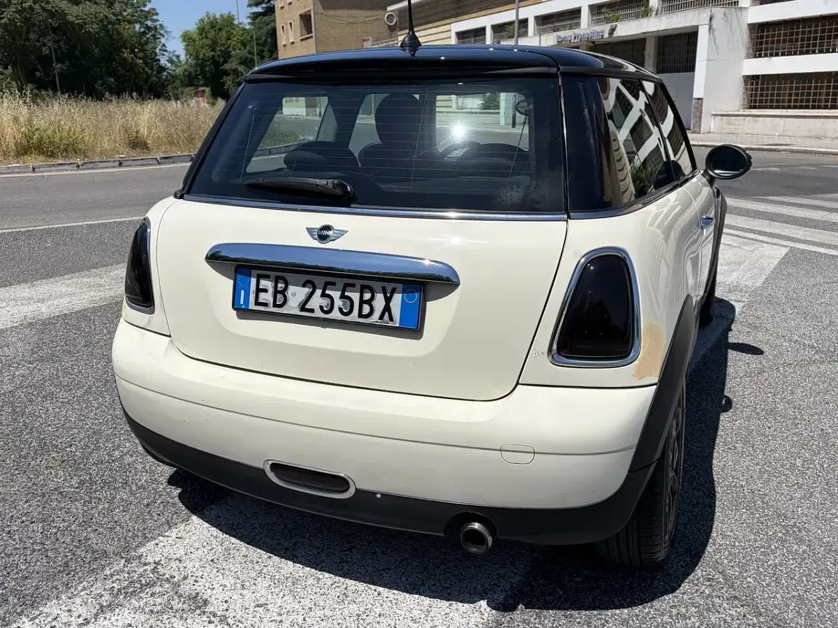 Usata Mini Cooper 75 CV (55 kW) 2011 Bianco Utilitaria