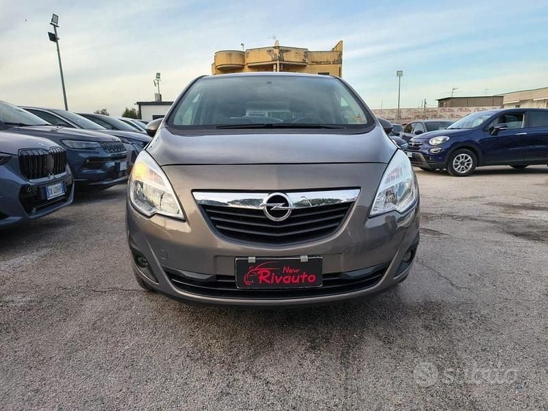 Usata Opel Meriva 100 CV (73 kW) 2011 Verde Monovolume