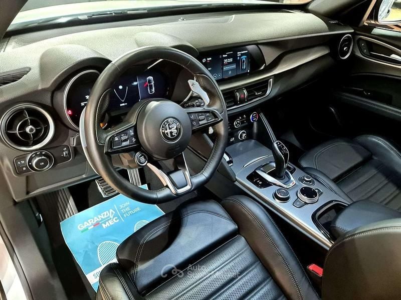 Usata Alfa Romeo Stelvio Veloce 209 CV (153 kW) 2024 Bianco SUV