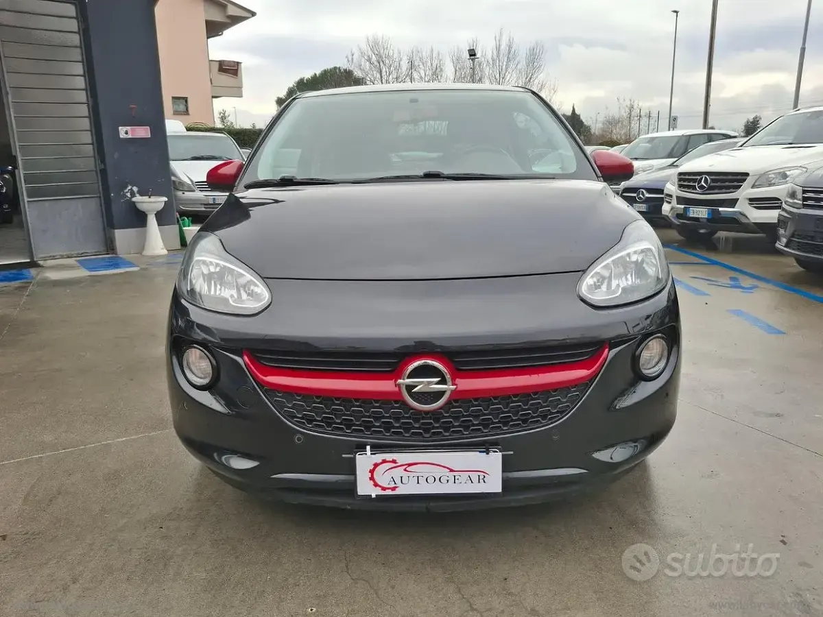 Usata Opel Adam 101 CV (74 kW) 2013 Nero Utilitaria