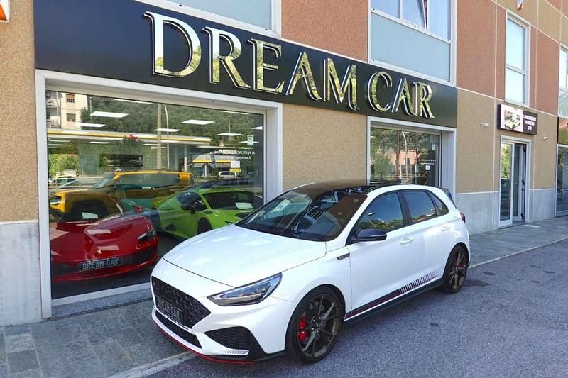 Bianco pastello Usata 2022 Hyundai i30 Limited Tre volumi | 36.990 € (Molto cara) - Immagine 1/4