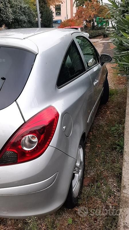 Usata Opel Corsa 80 CV (58 kW) 2007 Grigio Utilitaria