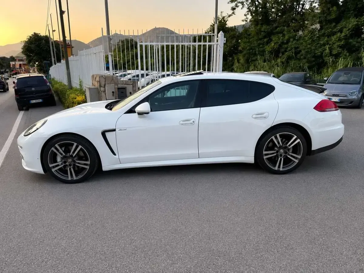 Usata Porsche Panamera Diesel 250 CV (183 kW) 2014 Bianco Utilitaria