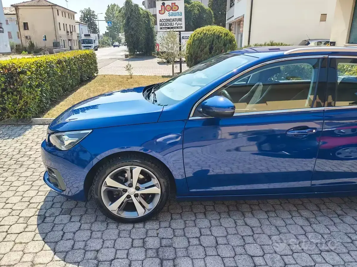 Usata Peugeot 308 Allure 131 CV (96 kW) 2020 Blu Station wagon