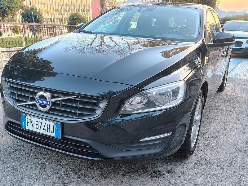 Usata Volvo V60 Business Edition 120 CV (88 kW) 2018 Other Station wagon
