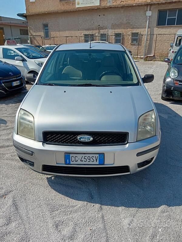 Usata Ford Fusion 101 CV (74 kW) 2003 Grigio Berlina