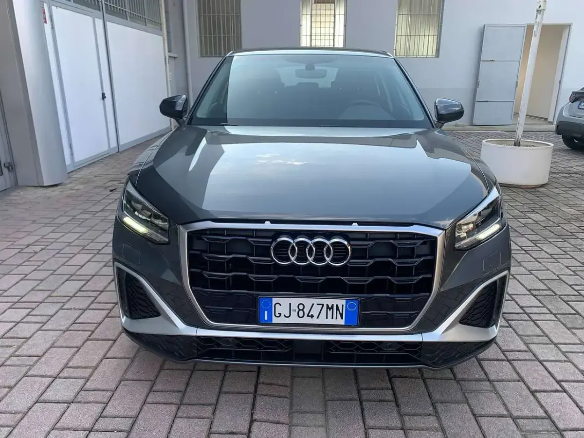 Usata Audi Q2 S-Line 150 CV (110 kW) 2021 Grigio scuro met SUV