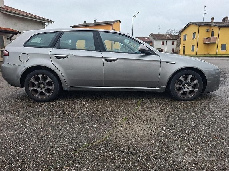 Usata Alfa Romeo 159 160 CV (117 kW) 2007 Grigio Station wagon