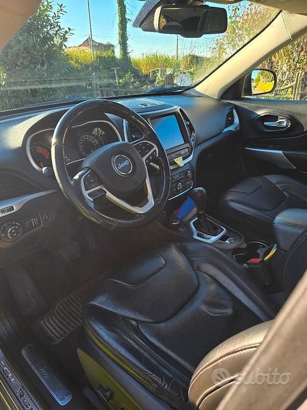 Usata Jeep Cherokee Overland 200 CV (147 kW) 2016 Grigio SUV