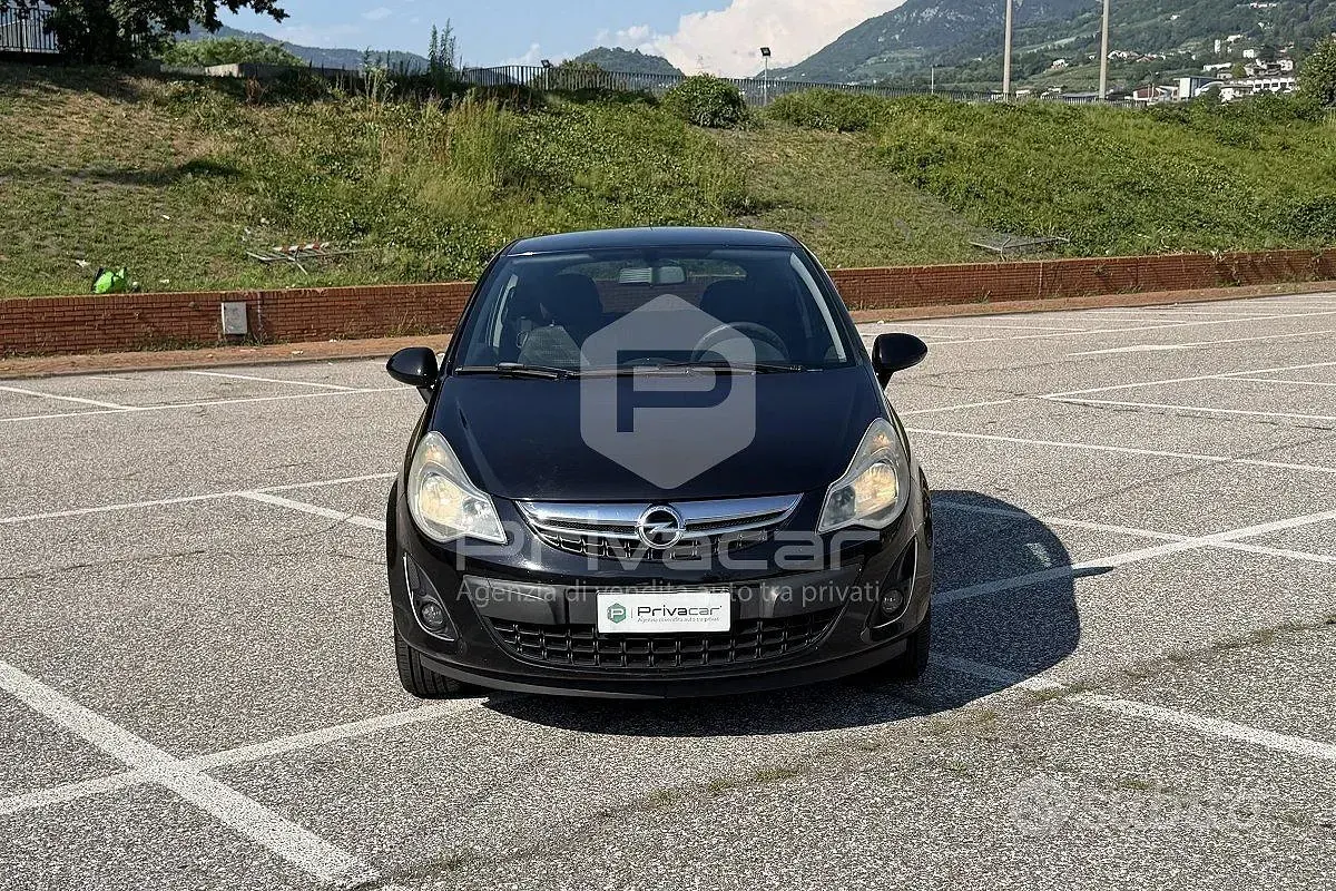 Usata Opel Corsa 95 CV (69 kW) 2011 Nero Utilitaria