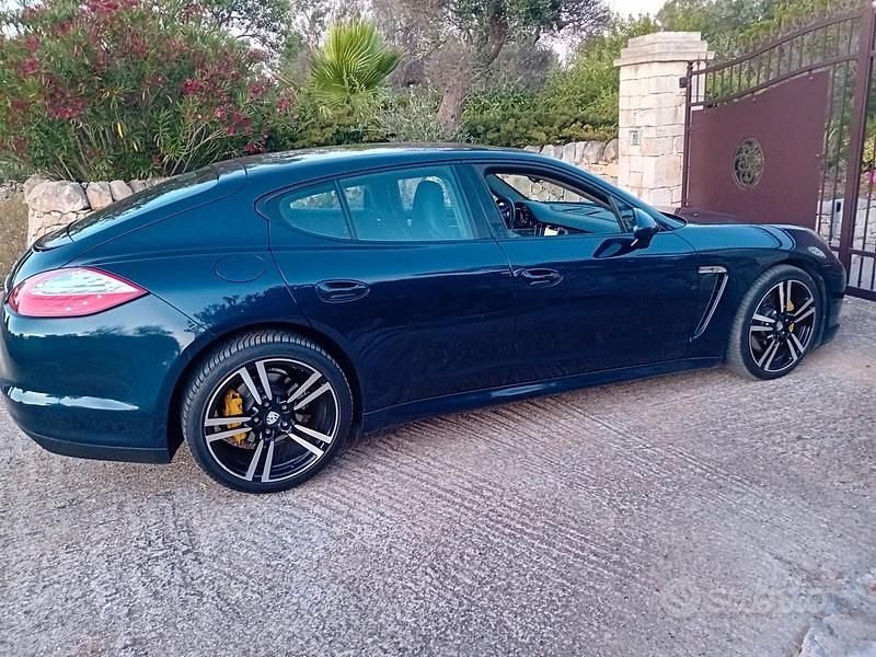 Usata Porsche Panamera 250 CV (183 kW) 2011 Blu Utilitaria
