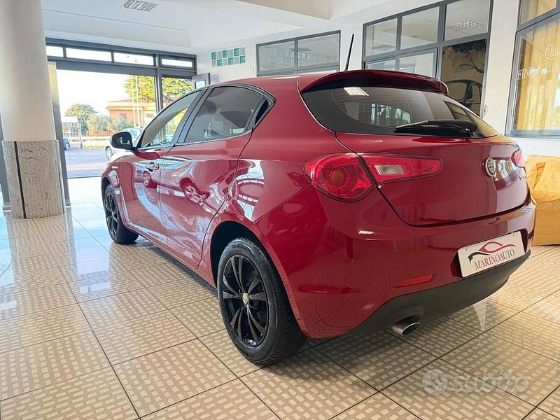 Usata Alfa Romeo Giulietta Super 120 CV (88 kW) 2017 Rosso Utilitaria