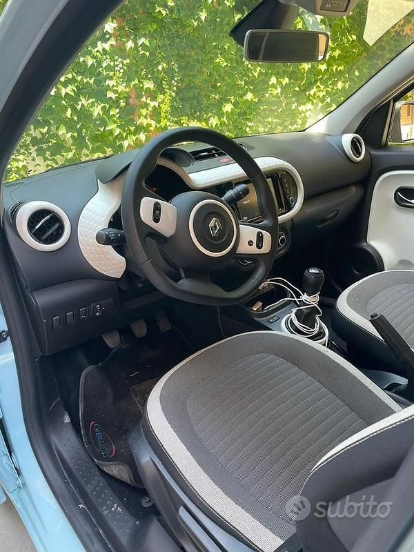 Usata 2022 Renault Twingo Due volumi | 12.500 € (Buon prezzo) - Immagine 1/4