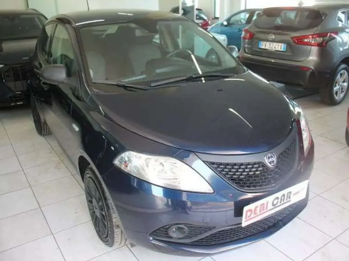 Usata Lancia Ypsilon 69 CV (50 kW) 2023 Blu Utilitaria
