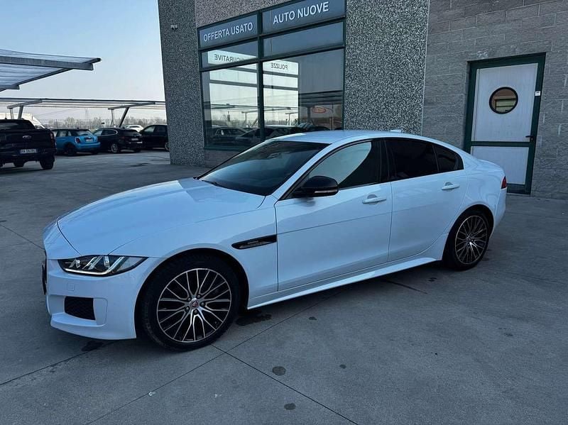 Usata Jaguar XE 179 CV (131 kW) 2020 Perla Berlina