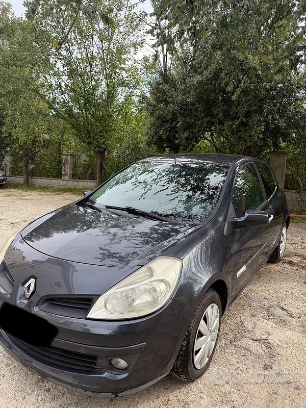 Usata Renault Clio II Rip Curl 68 CV (50 kW) 2008 Grigio Utilitaria