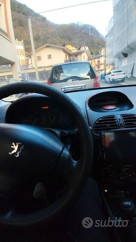 Usata Peugeot 206 60 CV (44 kW) 2001 Rosso Berlina