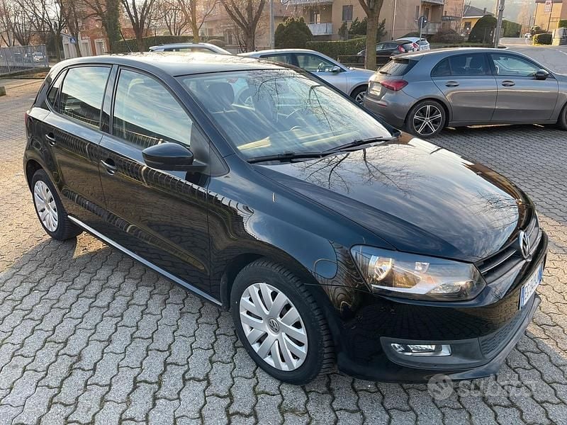 Nero Usata 2011 VW Polo Due volumi | 4500 € (Ottimo prezzo) - Immagine 1/4