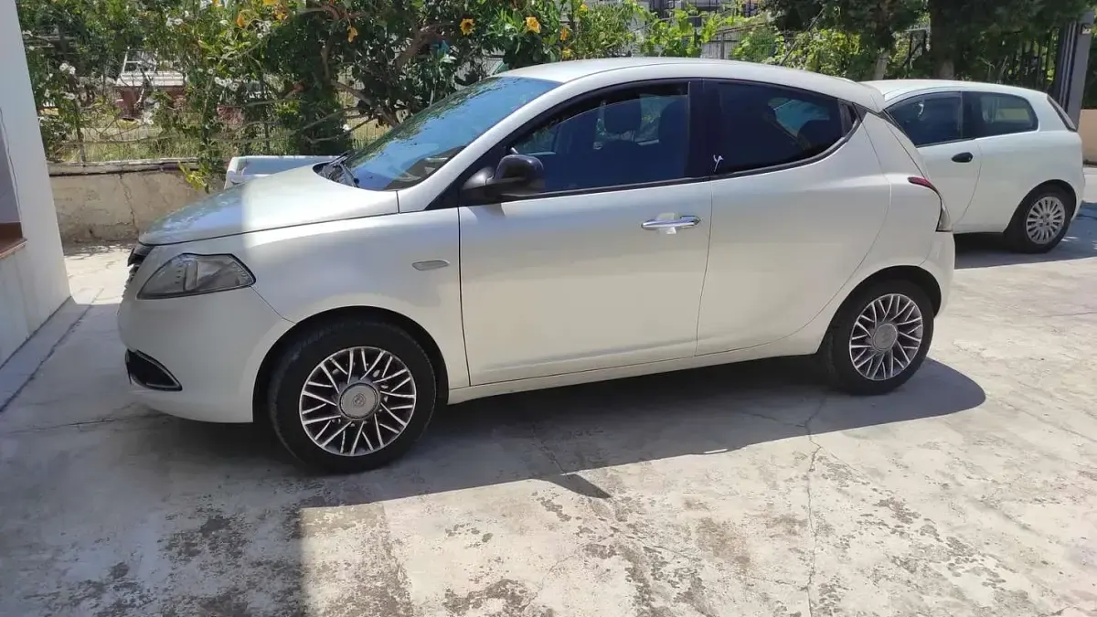 Usata Lancia Ypsilon Gold 86 CV (63 kW) 2011 Bianco Utilitaria