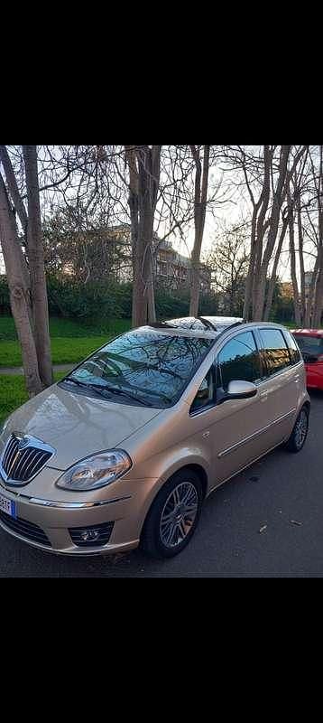 Usata Lancia Musa 90 CV (66 kW) 2010 Marrone Monovolume