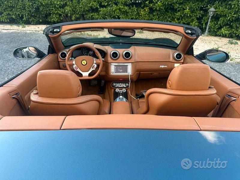 Usata Ferrari California 490 CV (360 kW) 2010 Grigio Cabrio