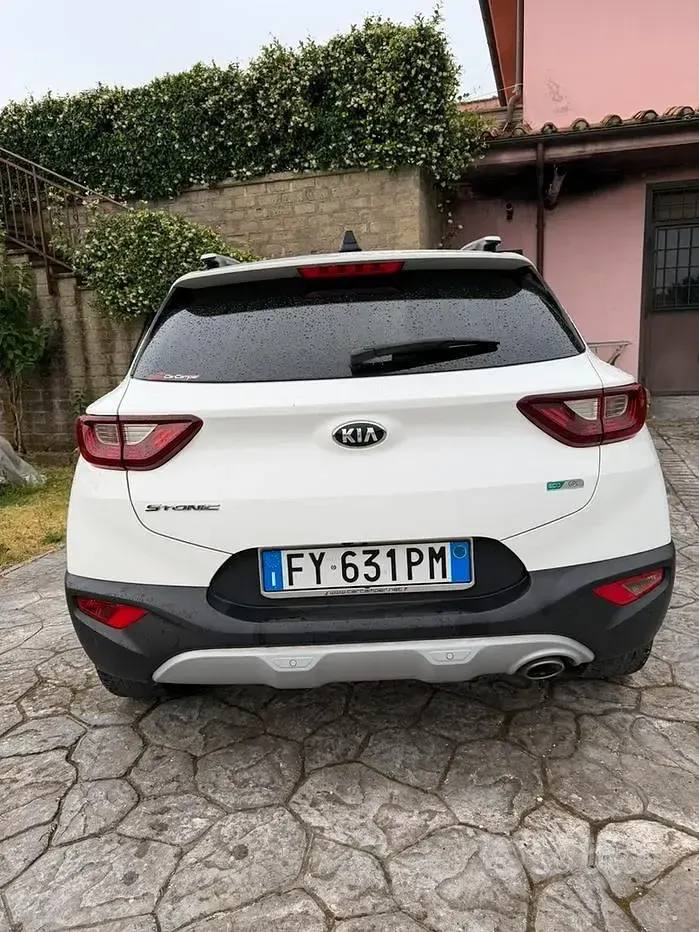 Usata Kia Stonic 100 CV (73 kW) 2019 Bianco SUV
