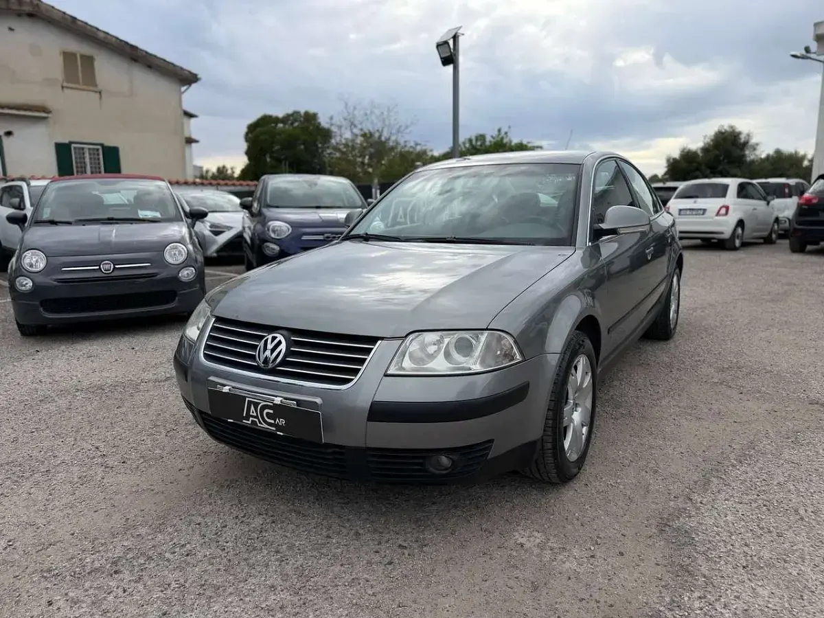 Usata VW Passat Executive 131 CV (96 kW) 2005 Marrone Berlina