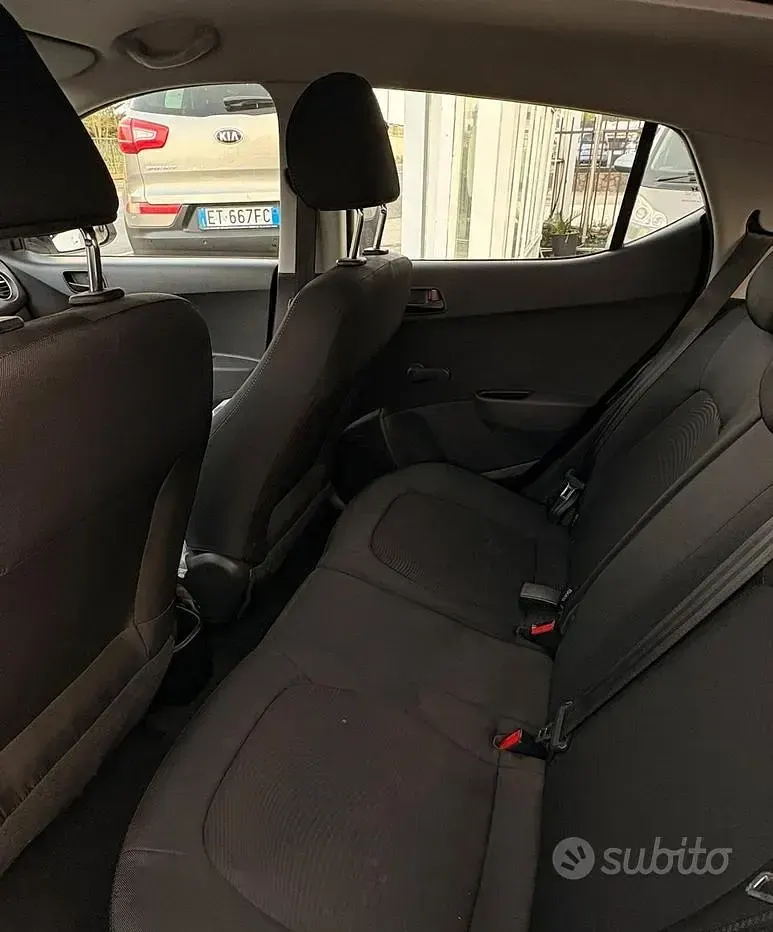 Usata Hyundai i10 66 CV (48 kW) 2017 Bianco Utilitaria