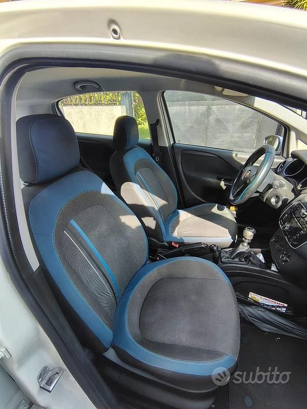 Usata 2013 Fiat Punto Due volumi | 4900 € (Buon prezzo) - Immagine 1/4