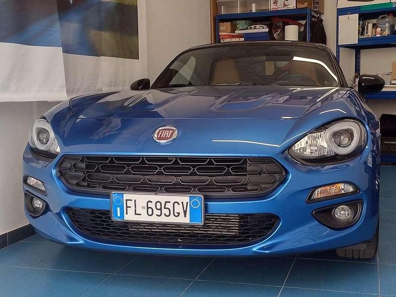 Usata Fiat 124 Spider Lusso 140 CV (102 kW) 2017 Blu/azzurro Cabrio