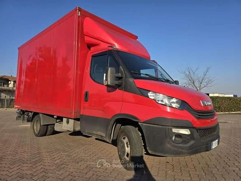 Usata Iveco Daily 140 CV (102 kW) 2017 Rosso Furgone