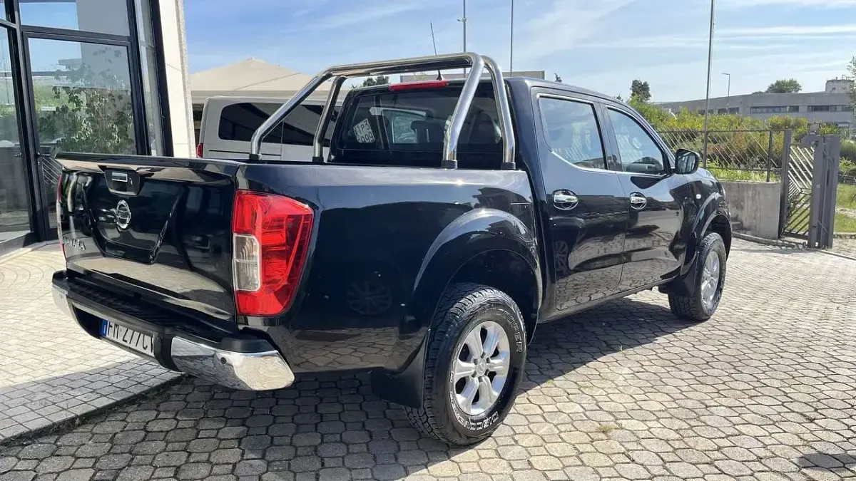 Usata Nissan Navara Acenta 163 CV (119 kW) 2017 Nero Pick-up