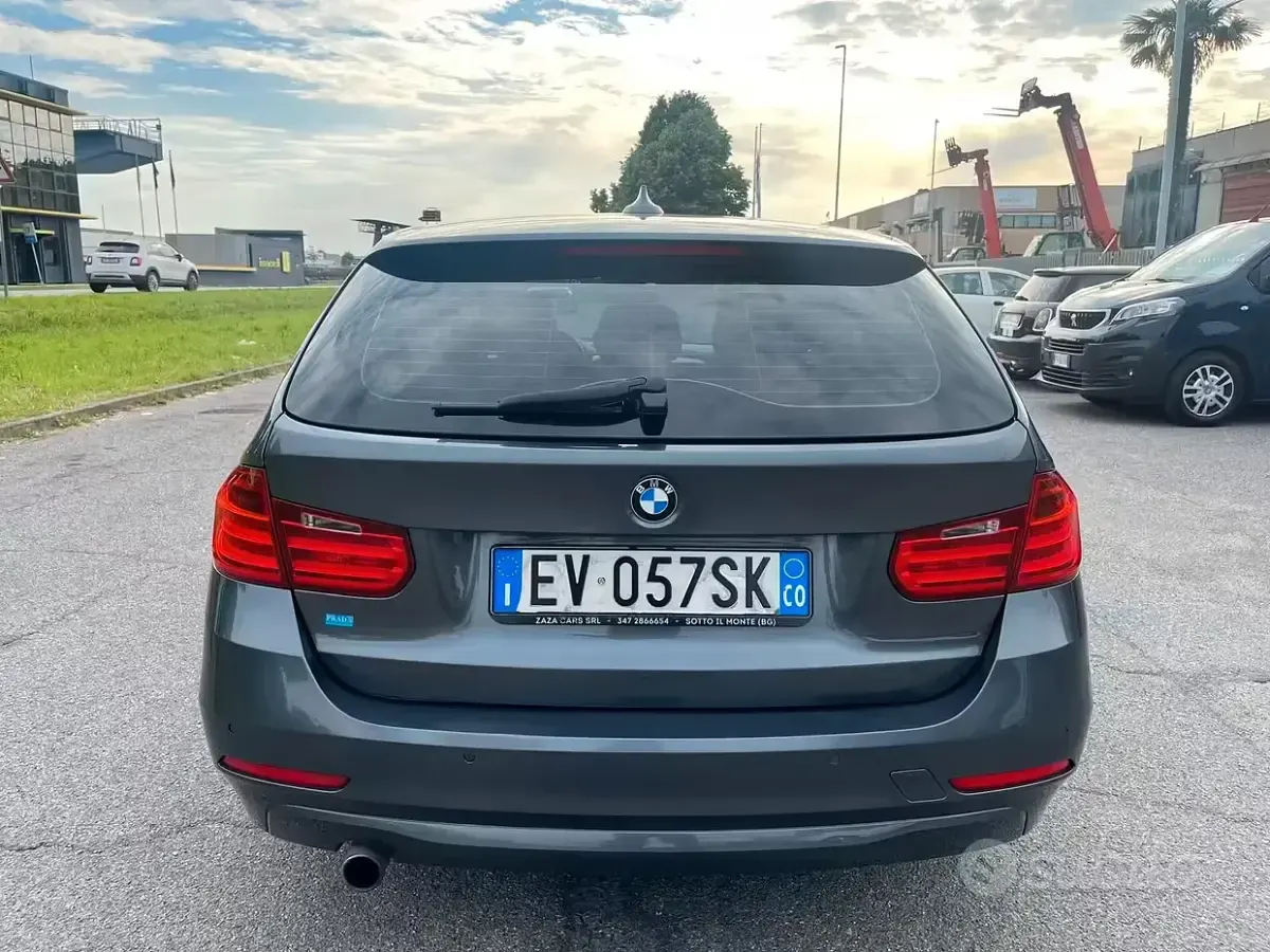 Usata BMW 318 143 CV (105 kW) 2014 Grigio Station wagon