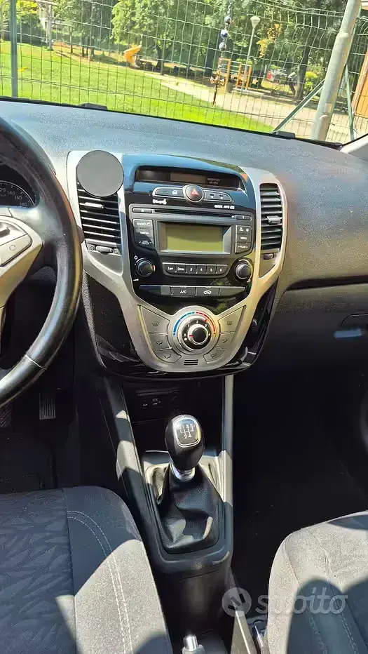 Usata Hyundai ix20 Comfort 90 CV (66 kW) 2017 Bianco Utilitaria