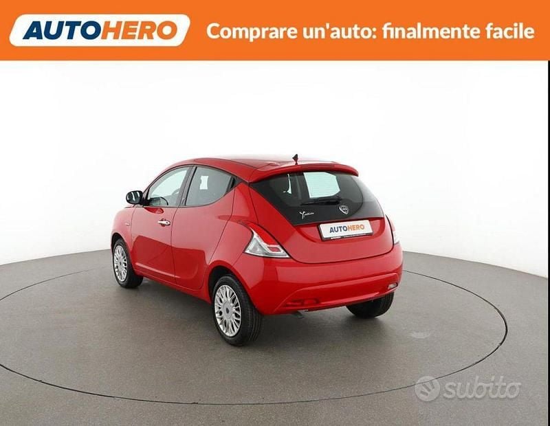 Usata Lancia Ypsilon Silver 95 CV (69 kW) 2018 Rosso Utilitaria