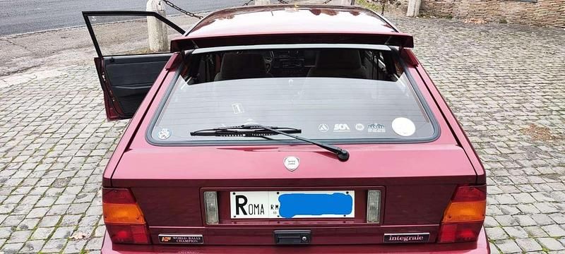 Usata Lancia Delta 211 CV (155 kW) 1991 Rosso Utilitaria