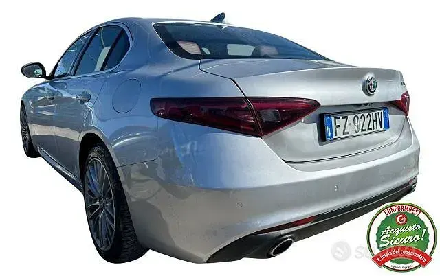 Begagnad Alfa Romeo Giulia Lusso 190 HK (139 kW) 2019 Grå Sedan