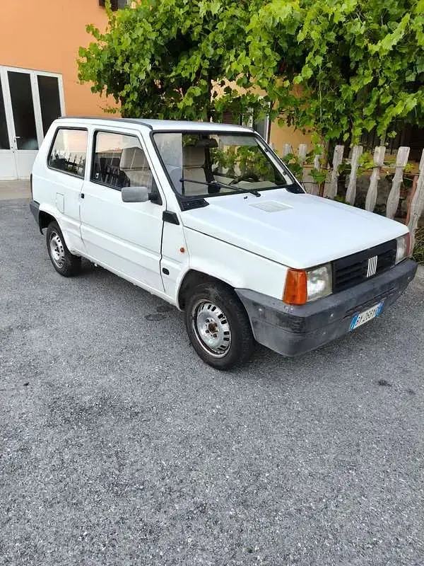Usata Fiat Panda Young 54 CV (39 kW) 2002 Bianco Berlina